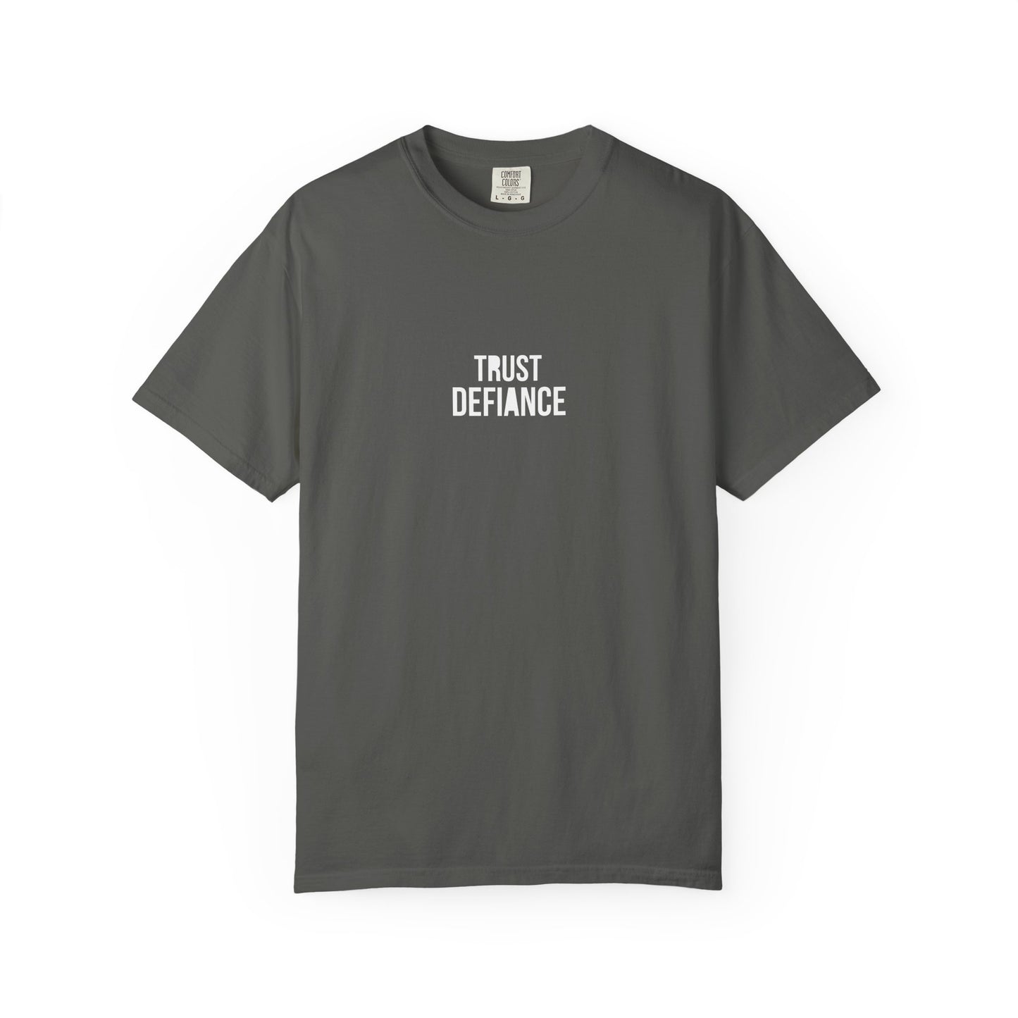 TRUST DEFIANCE - Question the mainstream tee